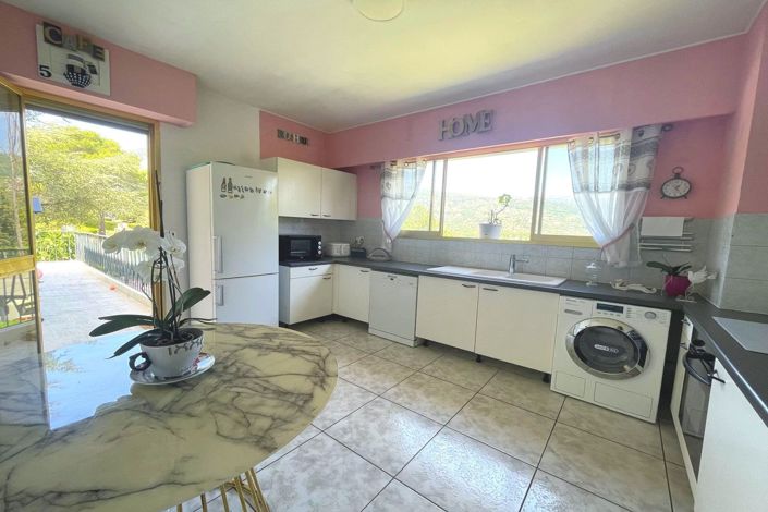 Image No.9-7 Bed House for sale