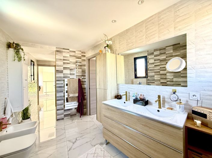 Image No.16-3 Bed House for sale