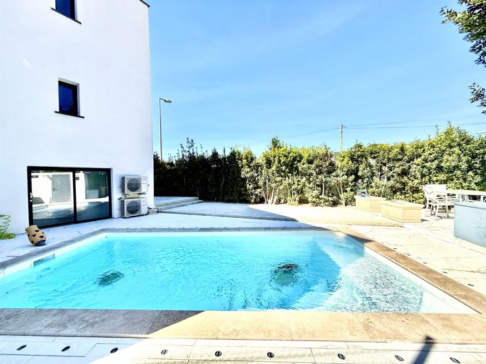 Image No.21-3 Bed House for sale