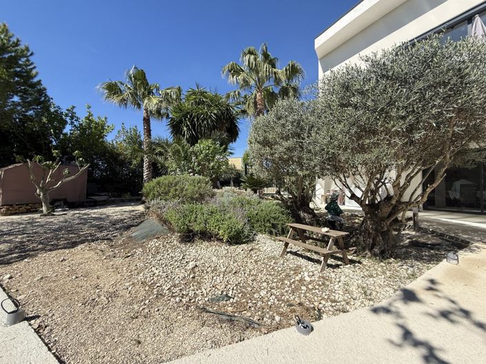Image No.24-3 Bed House for sale