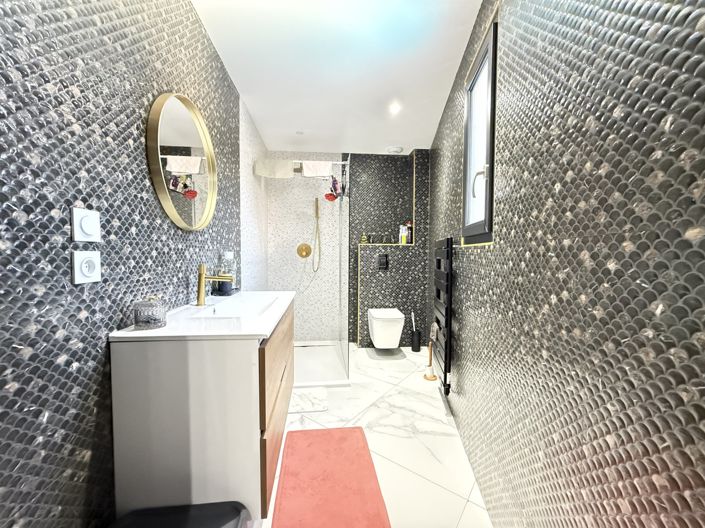 Image No.9-3 Bed House for sale