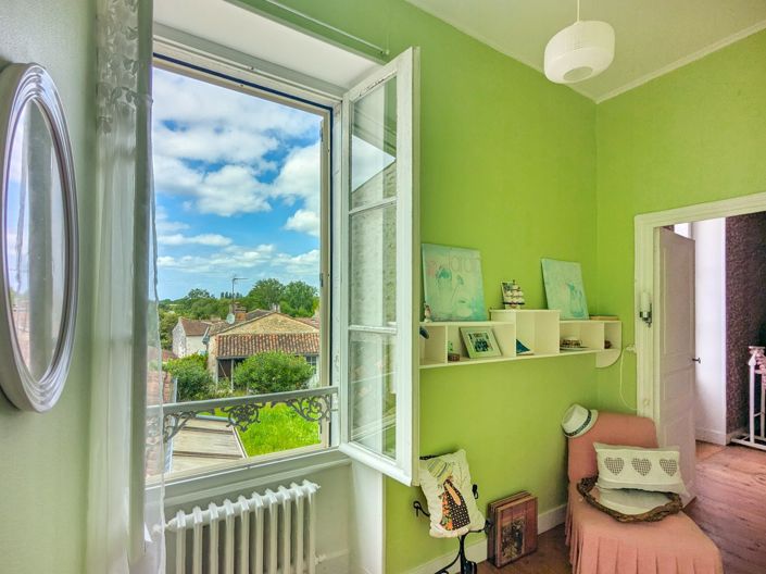 Image No.12-2 Bed House for sale