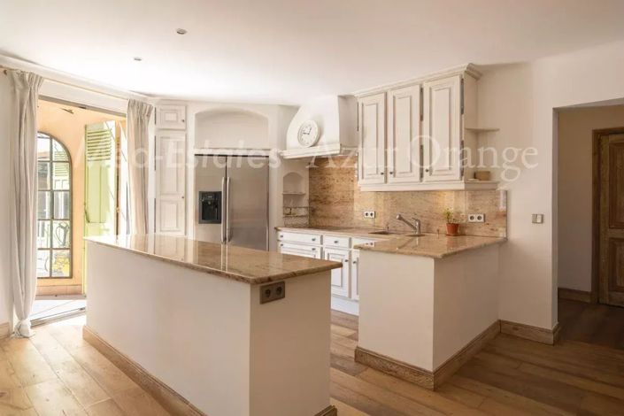 Image No.10-3 Bed Apartment for sale