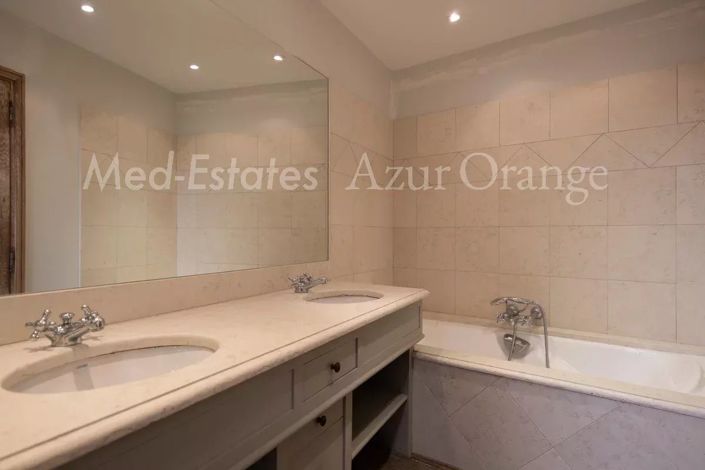 Image No.18-3 Bed Apartment for sale