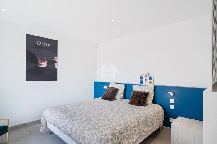 Image No.13-5 Bed House for sale