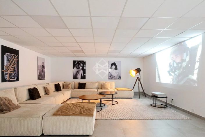 Image No.15-5 Bed House for sale
