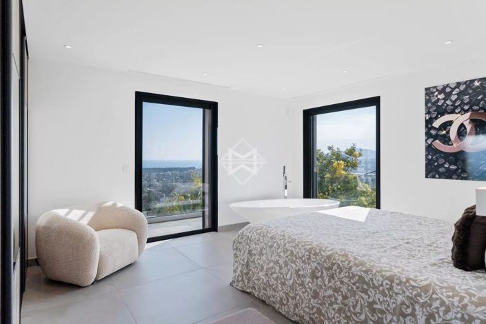 Image No.9-5 Bed House for sale