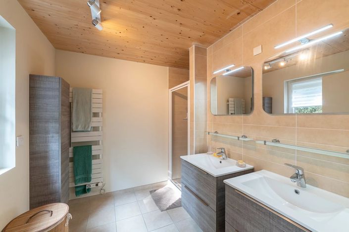 Image No.17-7 Bed House for sale