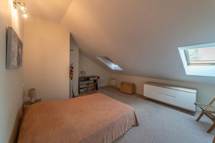 Image No.18-7 Bed House for sale