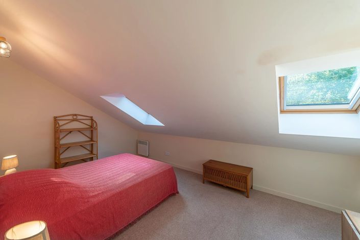 Image No.19-7 Bed House for sale
