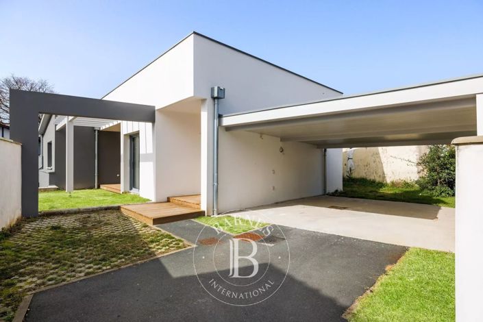 Image No.3-4 Bed House for sale
