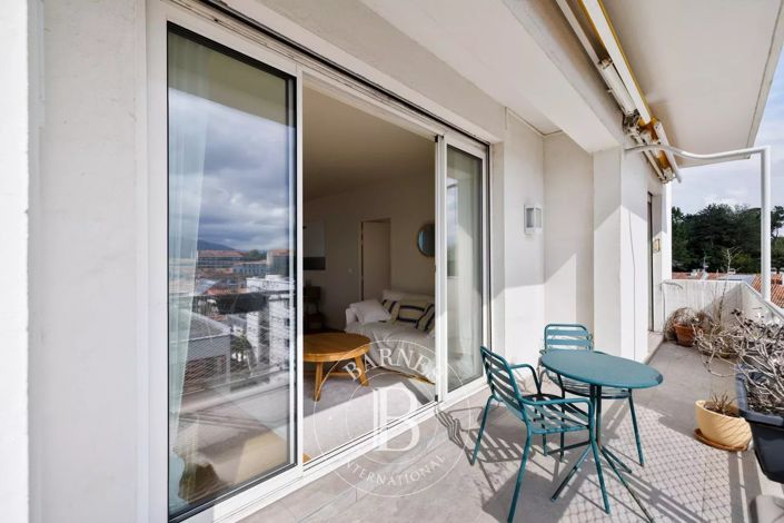 Image No.10-1 Bed Apartment for sale