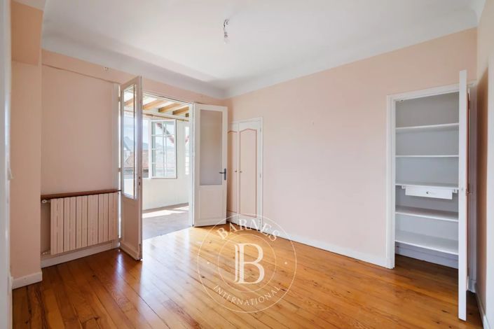 Image No.12-3 Bed Apartment for sale