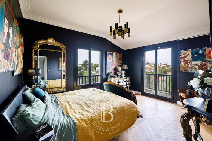 Image No.12-10 Bed House for sale