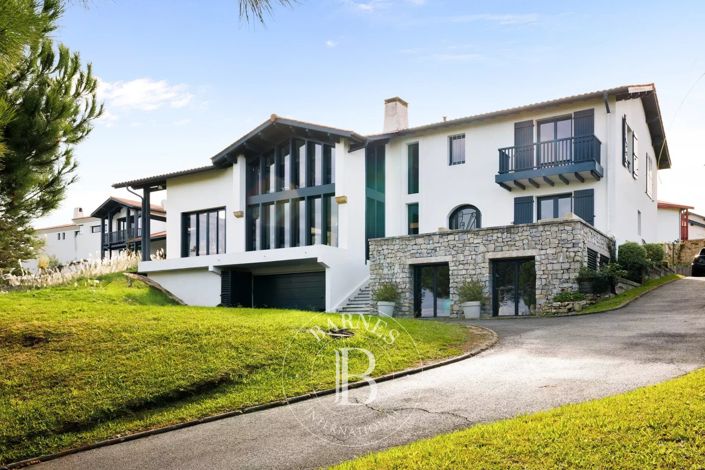 Image No.14-10 Bed House for sale