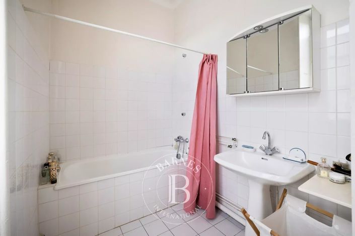 Image No.14-9 Bed House for sale