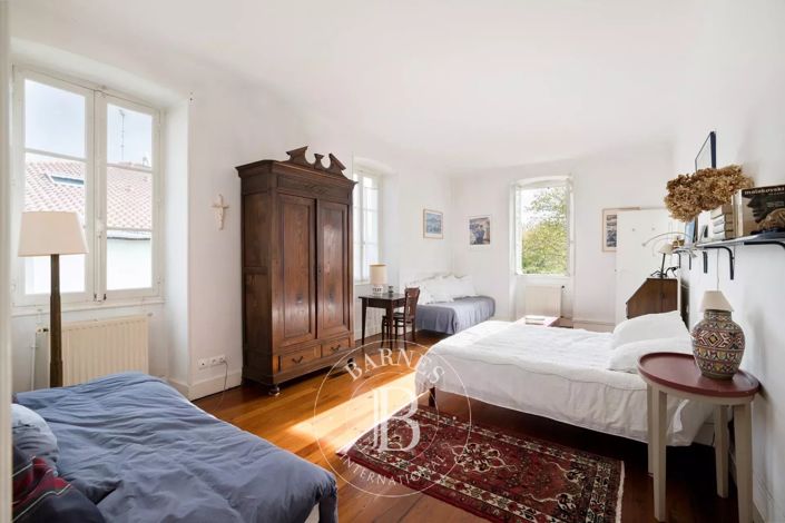 Image No.15-9 Bed House for sale