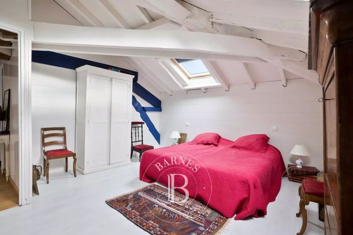 Image No.23-9 Bed House for sale