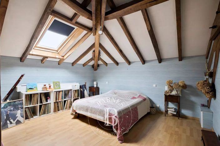 Image No.24-9 Bed House for sale