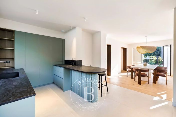 Image No.10-4 Bed House for sale