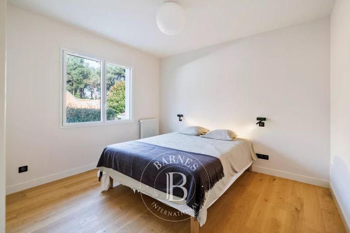 Image No.16-4 Bed House for sale