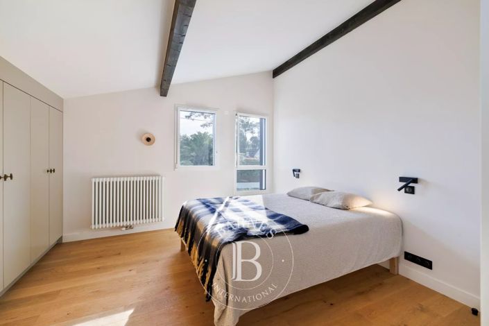 Image No.18-4 Bed House for sale