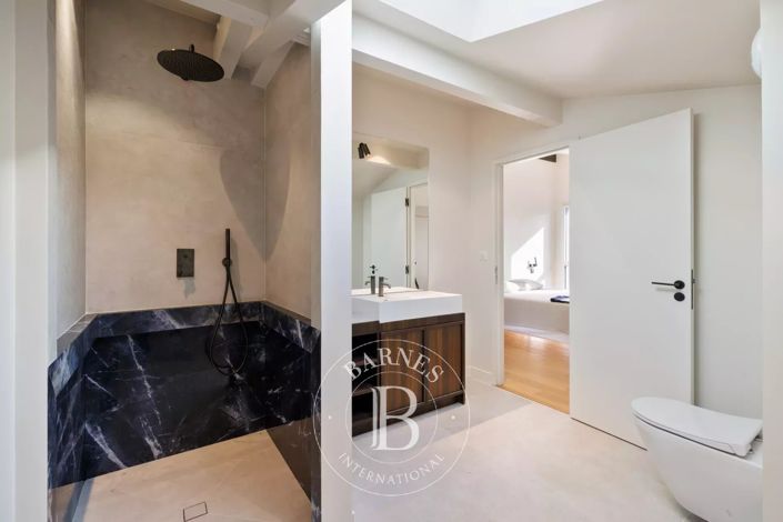 Image No.20-4 Bed House for sale