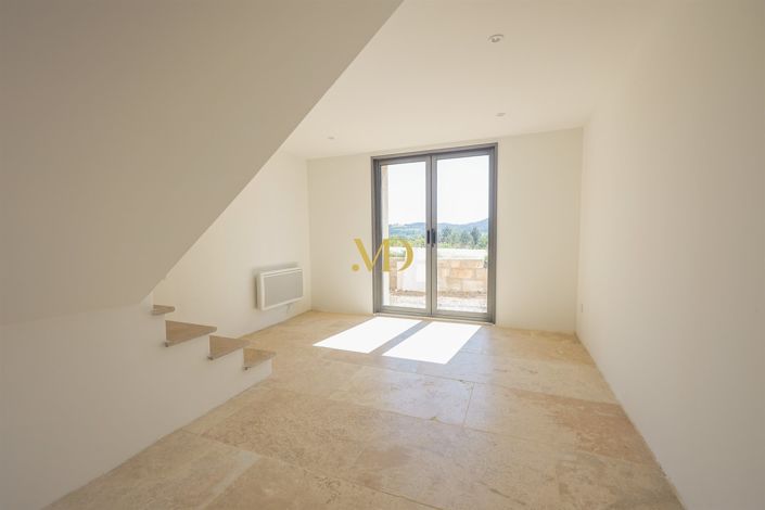 Image No.25-3 Bed House for sale