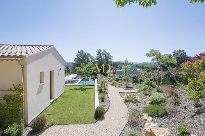 Image No.8-3 Bed House for sale