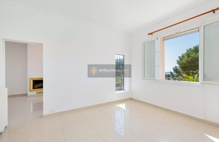 Image No.10-3 Bed Apartment for sale