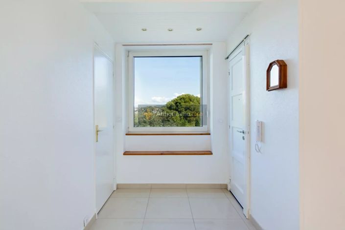 Image No.17-3 Bed Apartment for sale