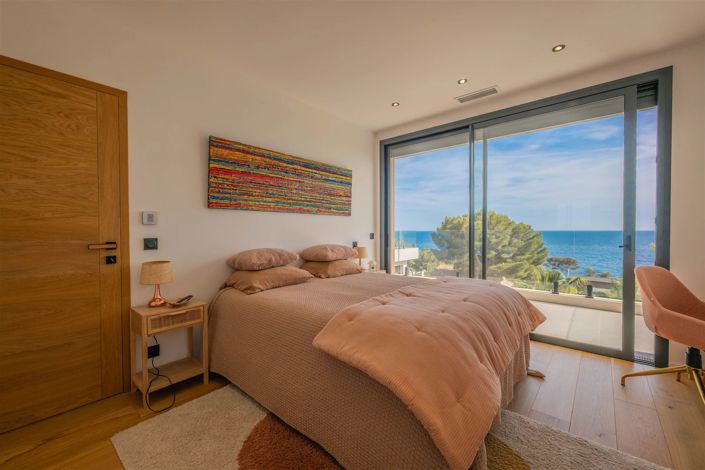 Image No.13-5 Bed House for sale