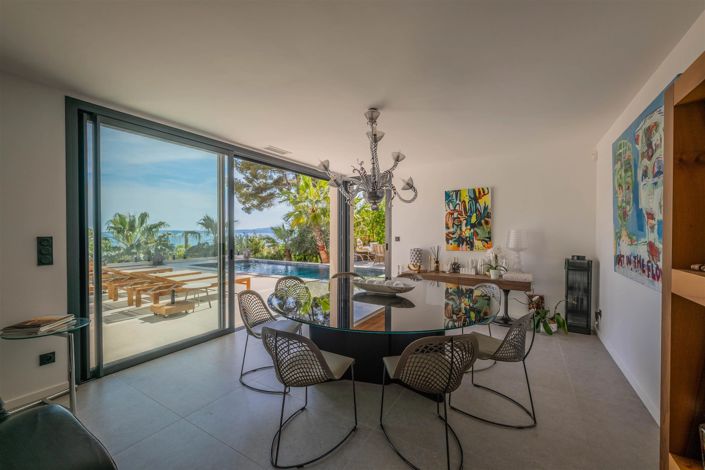 Image No.7-5 Bed House for sale
