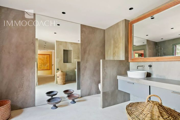 Image No.19-8 Bed House for sale