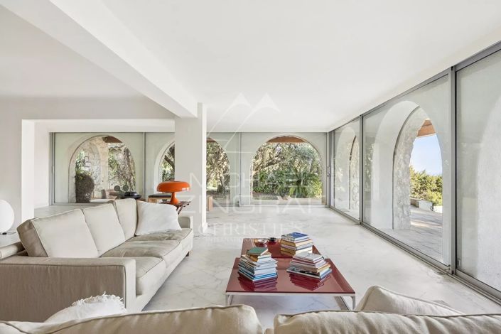 Image No.4-6 Bed House for sale
