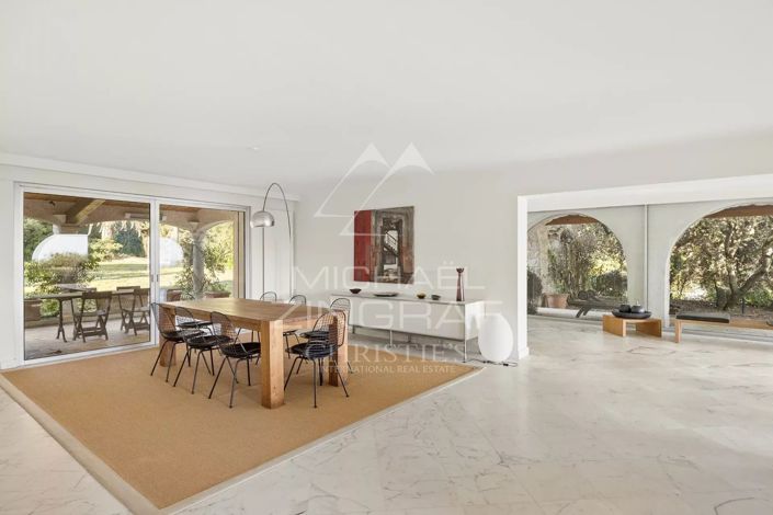 Image No.5-6 Bed House for sale