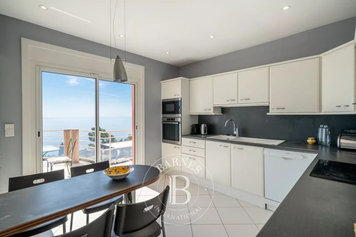 Image No.4-7 Bed House for sale