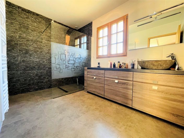 Image No.9-3 Bed House for sale