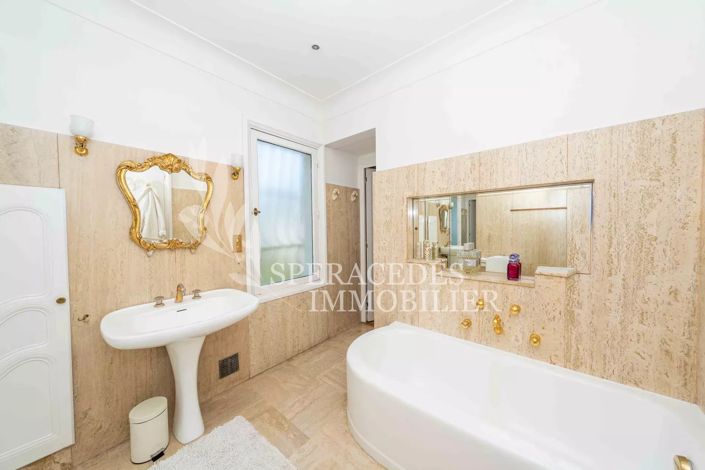 Image No.16-6 Bed House for sale