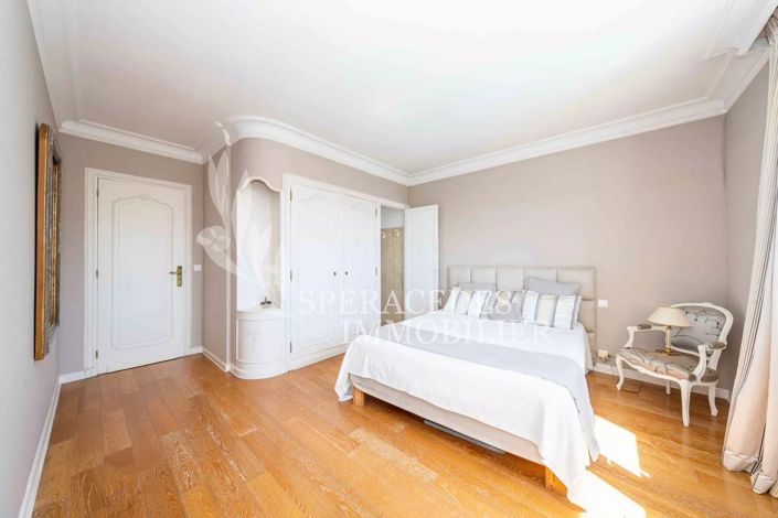 Image No.17-6 Bed House for sale