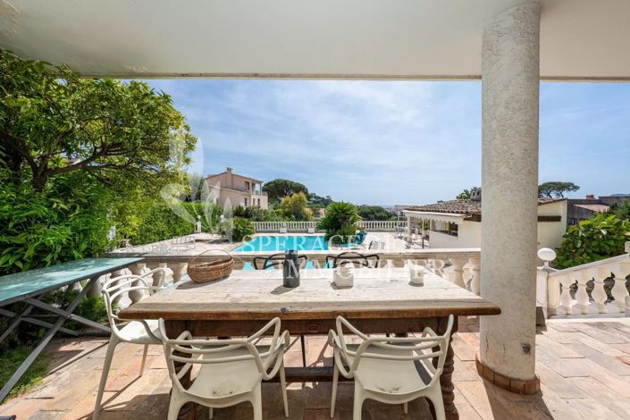 Image No.18-6 Bed House for sale