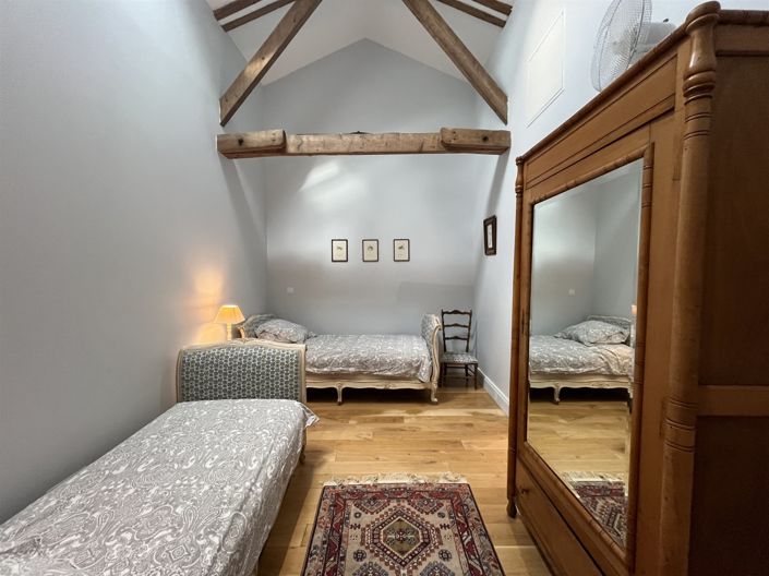Image No.24-11 Bed House for sale