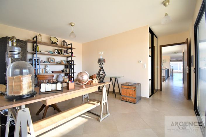 Image No.3-3 Bed Apartment for sale