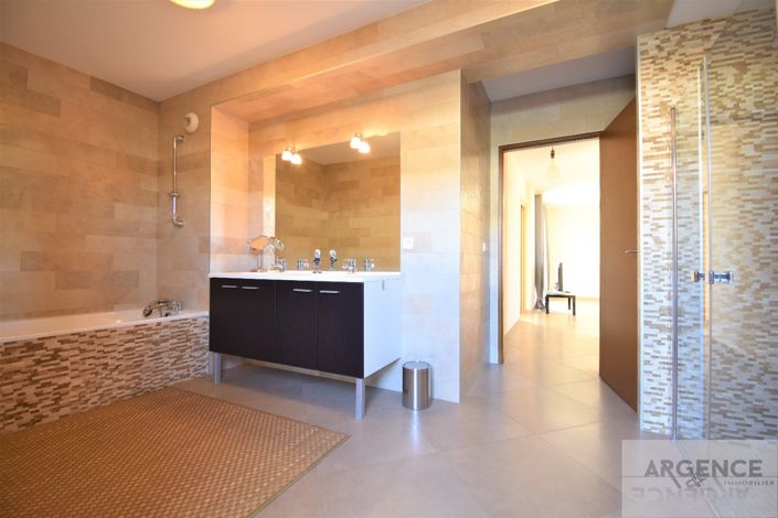 Image No.6-3 Bed Apartment for sale