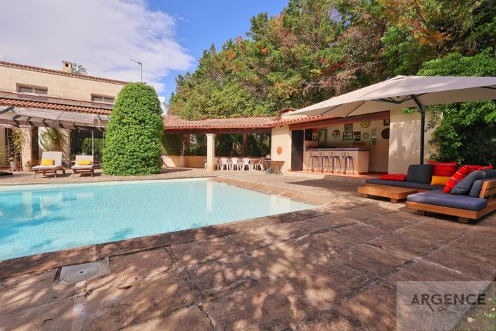 Image No.3-5 Bed Property for sale