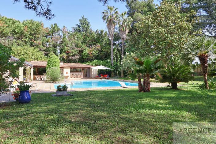 Image No.5-5 Bed Property for sale
