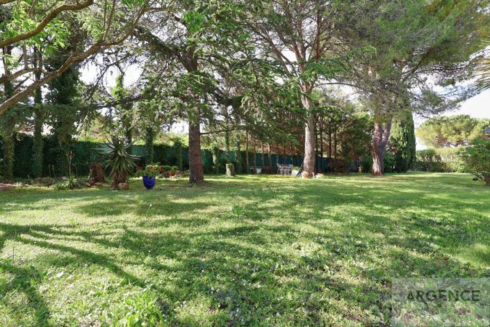 Image No.7-5 Bed Property for sale