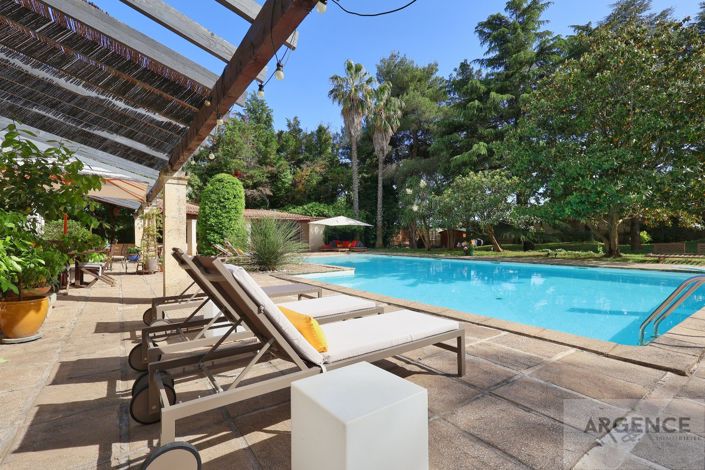 Image No.8-5 Bed Property for sale