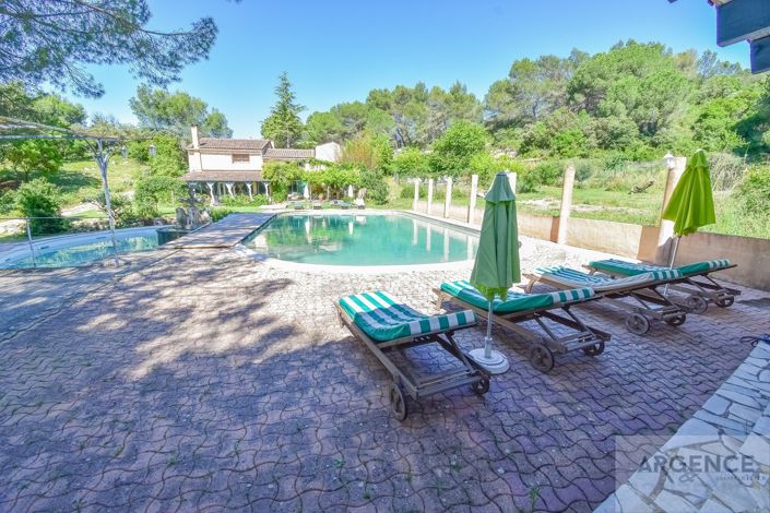 Image No.9-5 Bed Property for sale