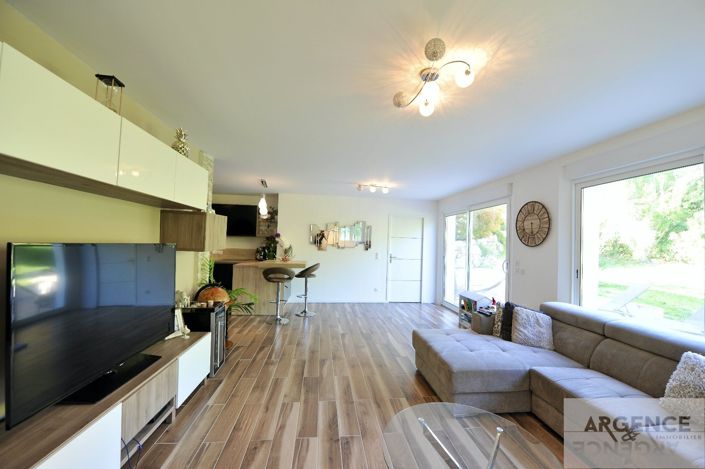 Image No.15-5 Bed Property for sale